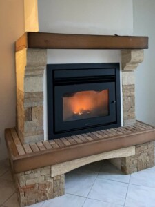 Gaio Réalisations : Rénovation d'une cheminée avec insert à granulés.